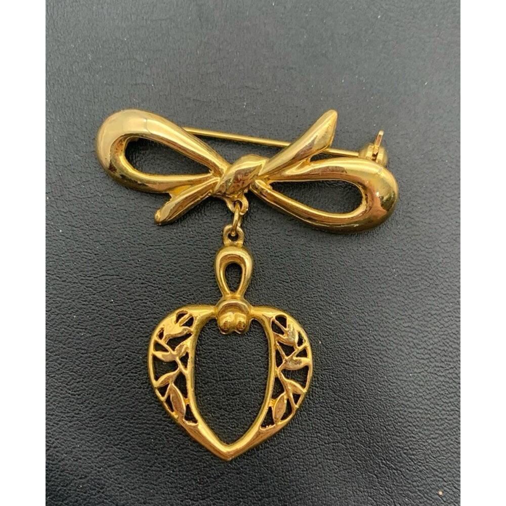 Vintage Gold‎ Tone Bow With Dangling Heart Brooch Lapel Pin